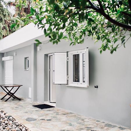 Minimal Residence Near The Beach Loutraki  Exterior photo